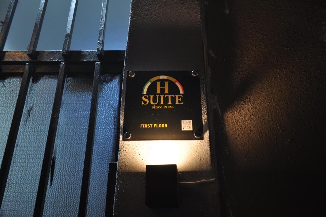 Hsuite Naples